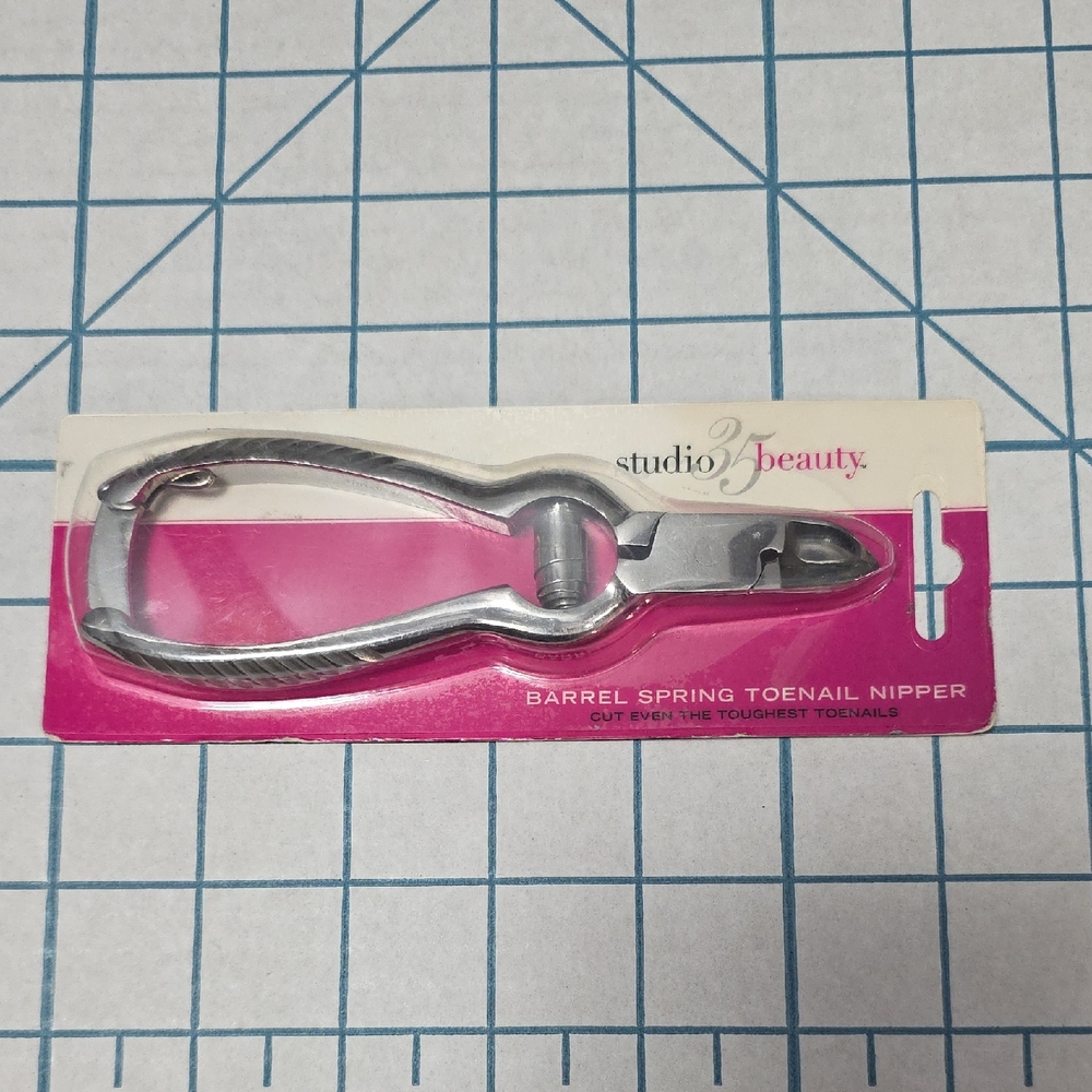 Studio 35 Beauty Barrel Spring Toenail Nipper,‎ NIP  Walgreens